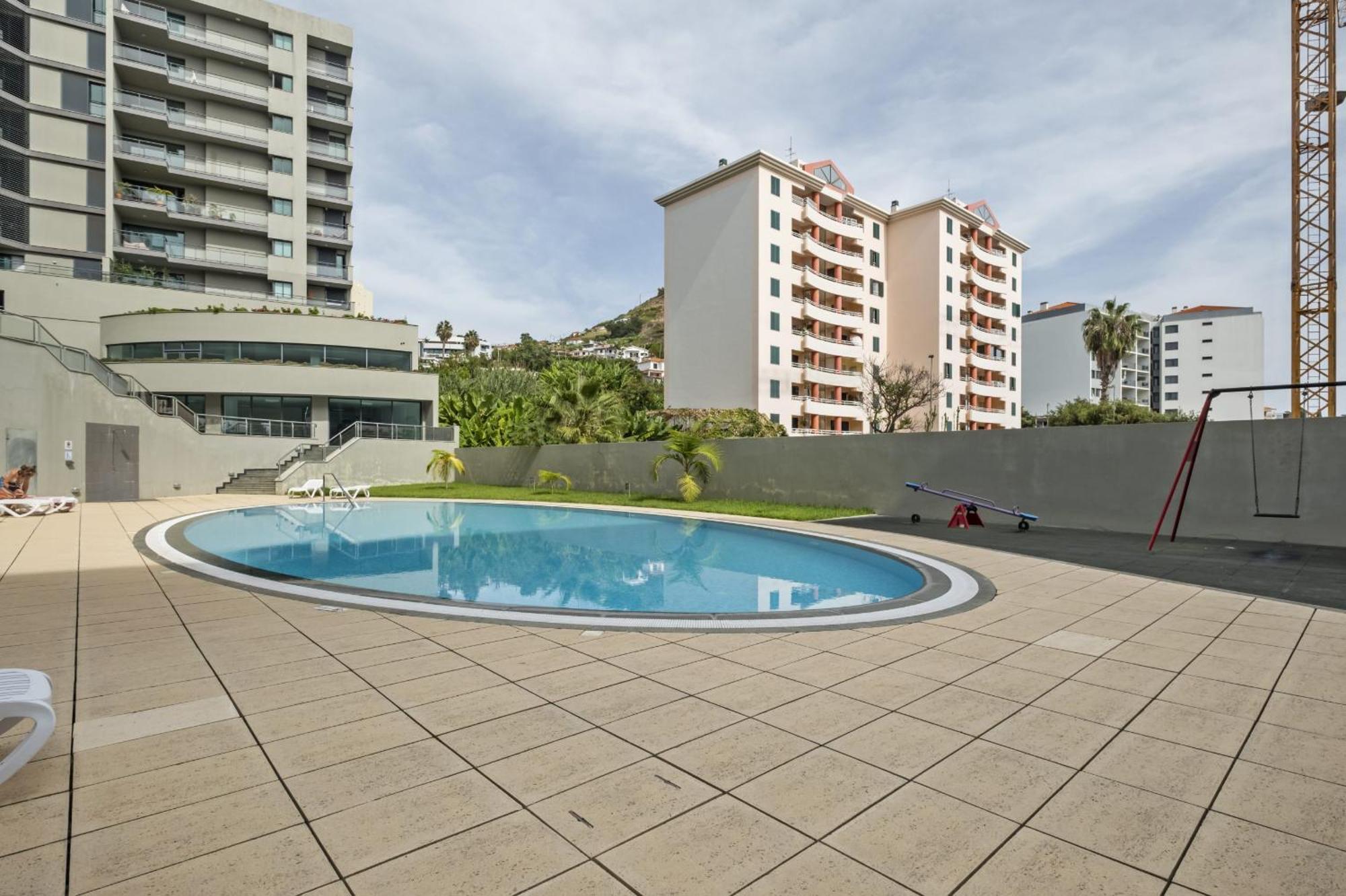 Blue And Gold Sunset By Madeira Sun Travel Appartement Funchal (Madeira)
